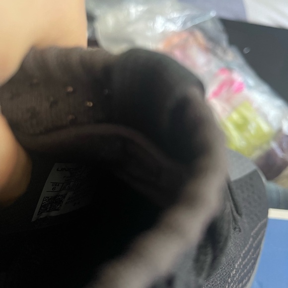 New Under Armour size 6Y shoes big boy - Picture 3 of 3